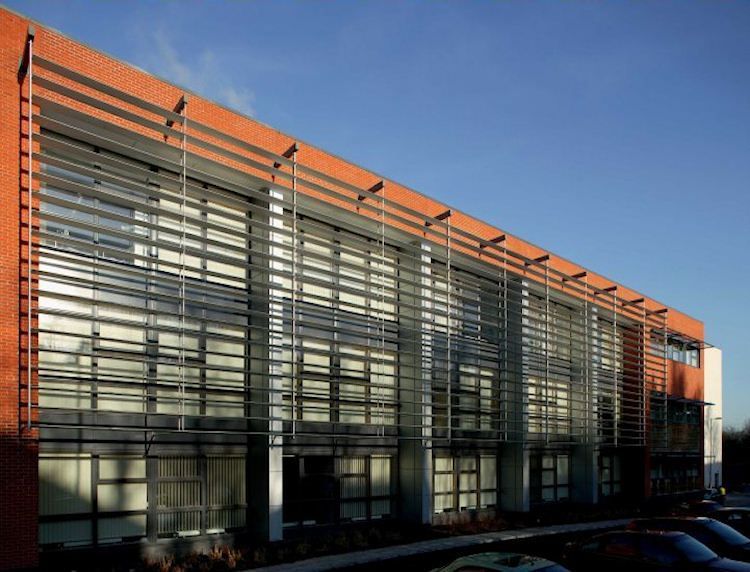 Puertas correderas de aluminio en Fuenlabrada (Madrid)